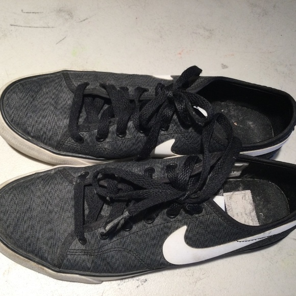 NIKE CANVAS SHOES SIZE 7 MENS - Picture 2 of 4